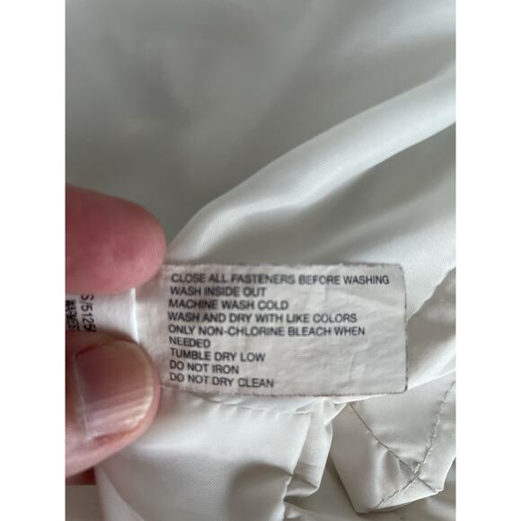 GAP White Puffer Vest - Picture 6 of 10